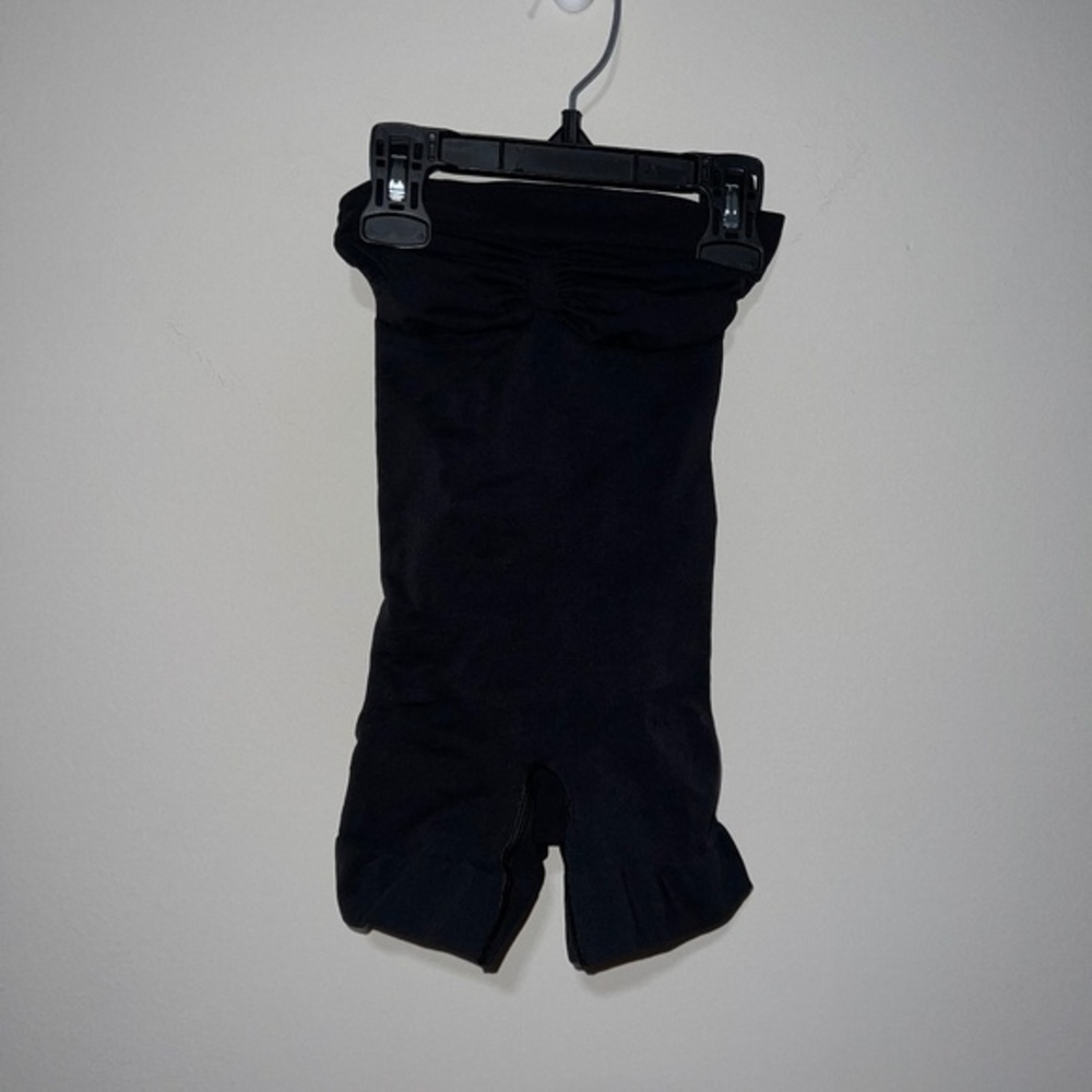 SKIMS SEAMLESS SCULPT STRAPLESS SHORTIE BODYSUIT ONYX BLACK XXS